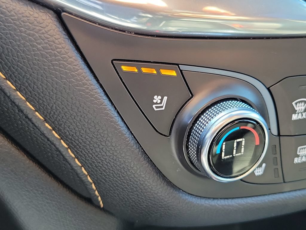 Used 2020 Chevrolet Equinox Premier FWD image 11