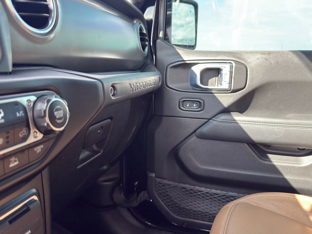 Used 2023 Jeep Wrangler Unlimited Rubicon w/ LED Lighting Group image 22