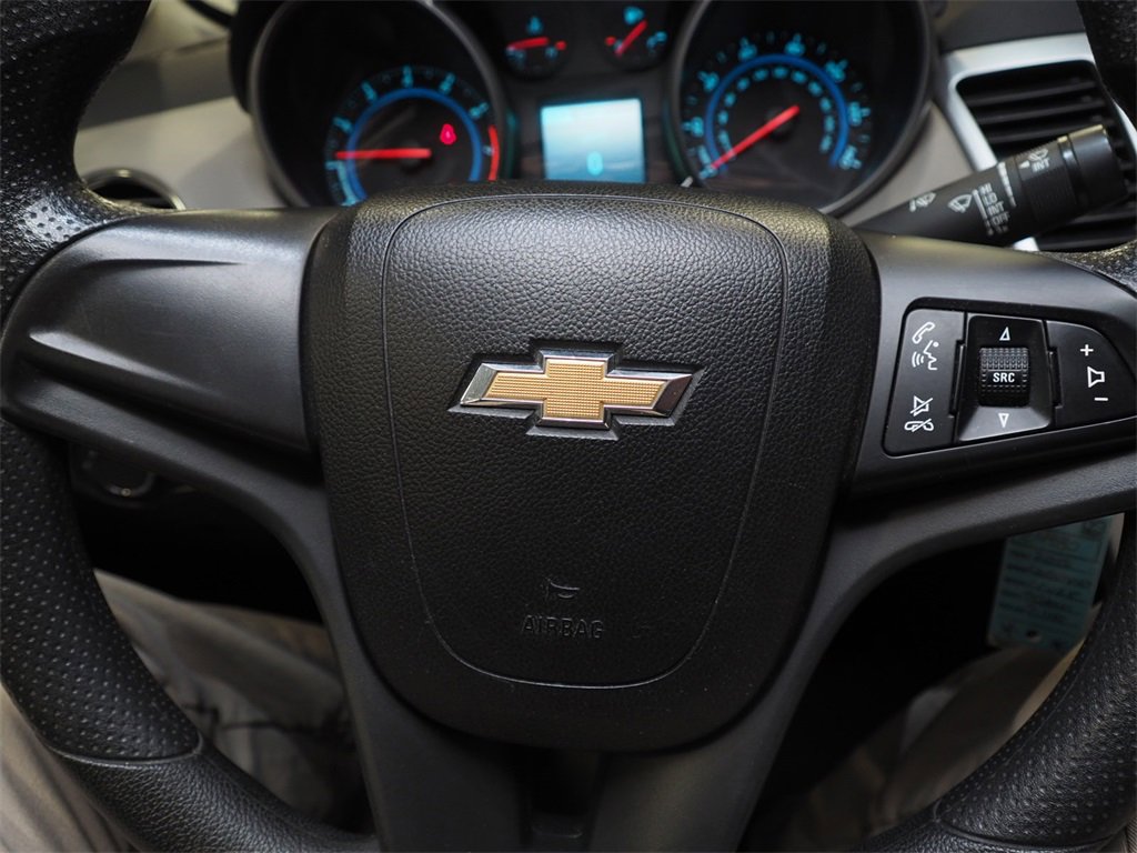 Used 2015 Chevrolet Cruze LS image 17