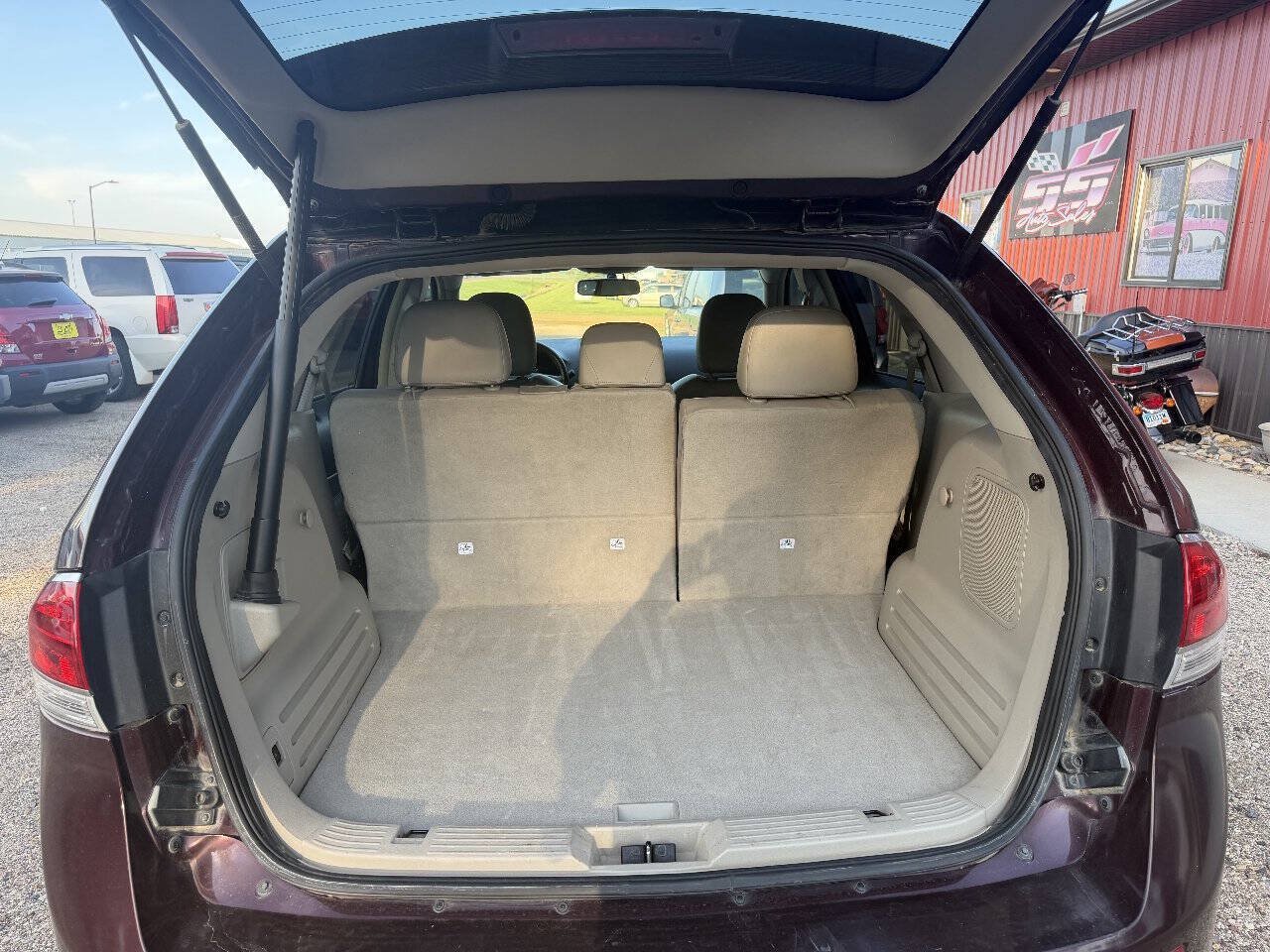 Used 2011 Lincoln MKX 2WD w/ Wood Pkg image 8