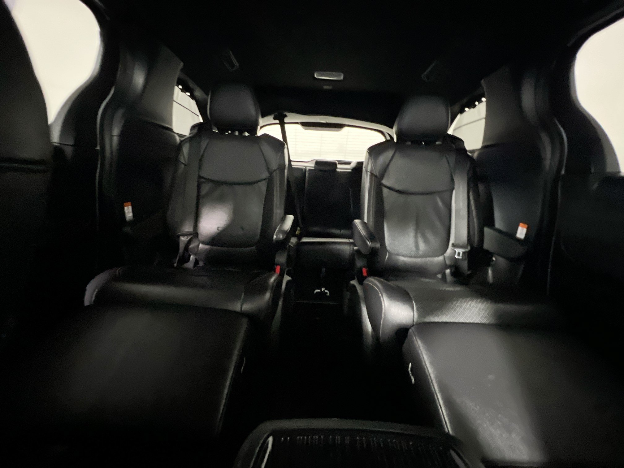 Used 2025 Toyota Sienna Platinum FWD image 32