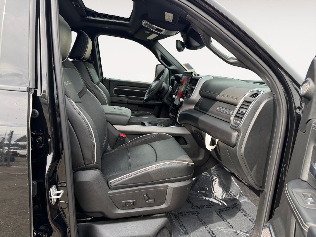 Used 2026 RAM 3500 Laramie AWD/4WD image 24