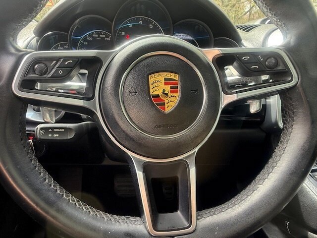 Used 2017 Porsche Cayenne Platinum Edition AWD/4WD image 28