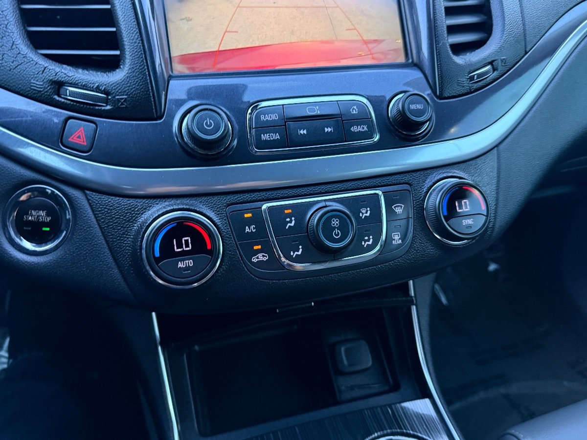 Used 2019 Chevrolet Impala LT FWD image 31