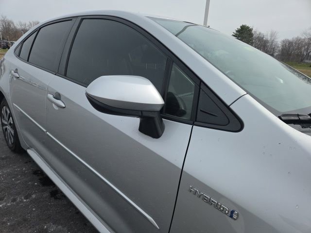 Used 2021 Toyota Corolla LE image 5