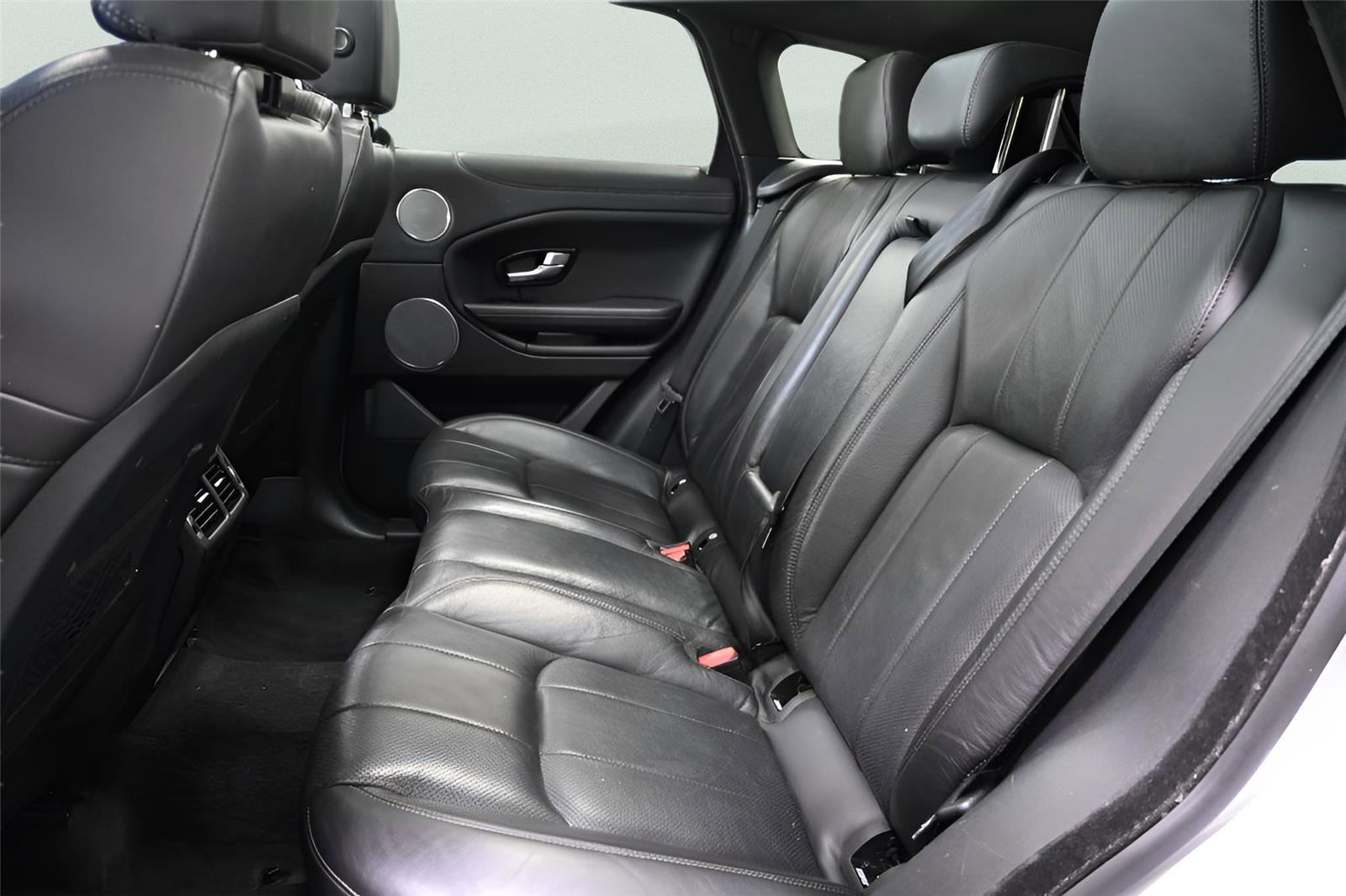 Used 2019 Land Rover Range Rover Evoque SE Premium AWD/4WD image 15