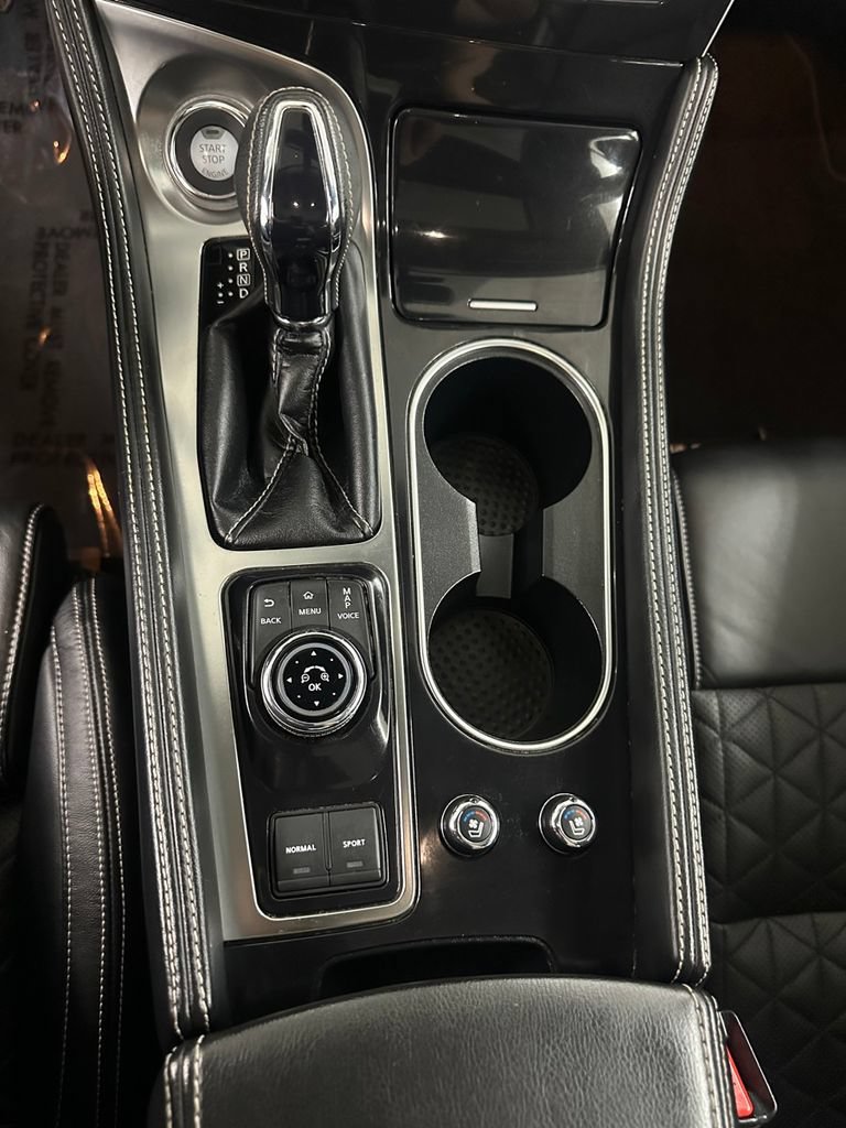 Used 2017 Nissan Maxima Platinum FWD image 17
