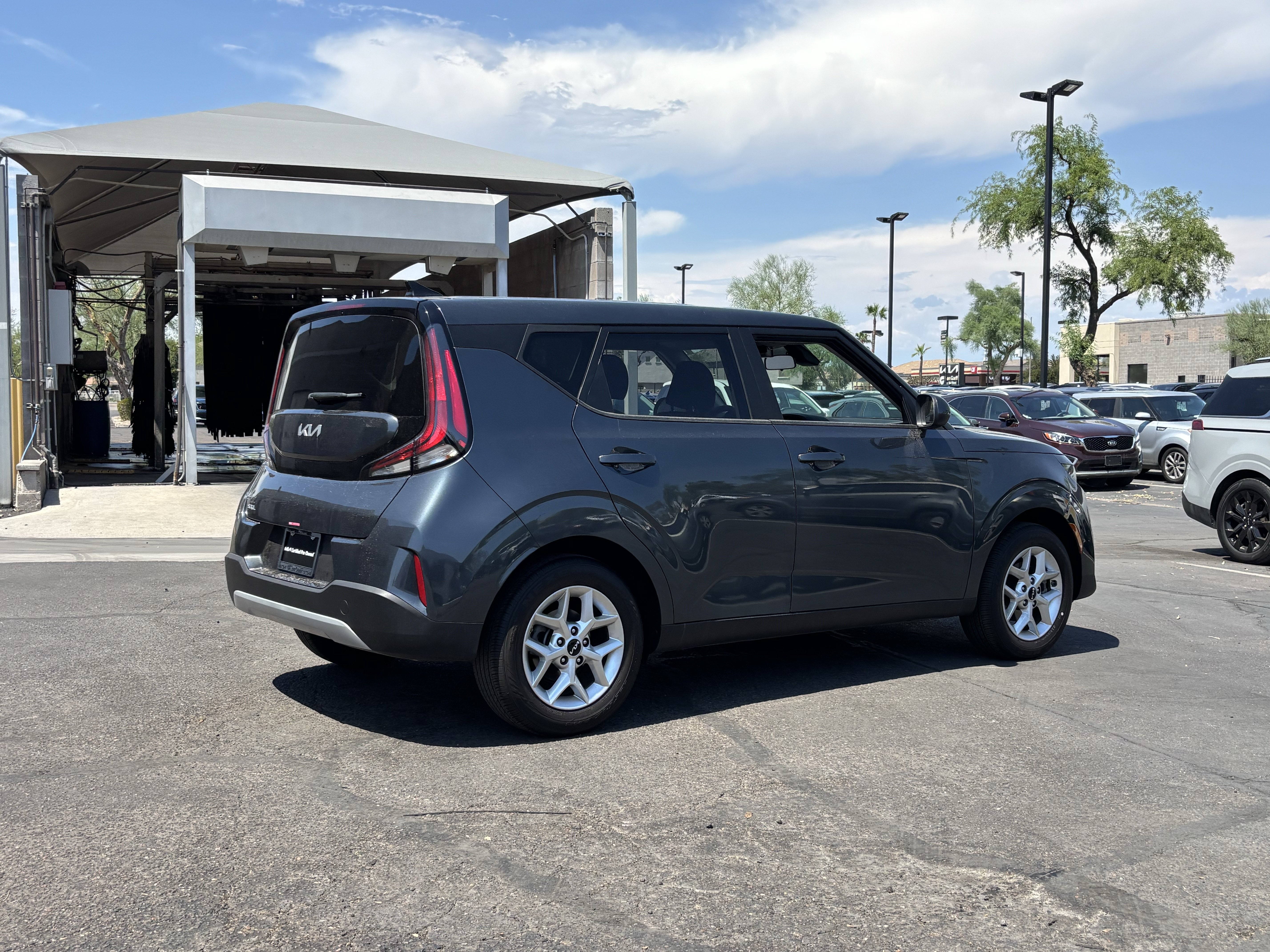 Certified 2025 Kia Soul LX w/ LX Technology Package FWD image 3