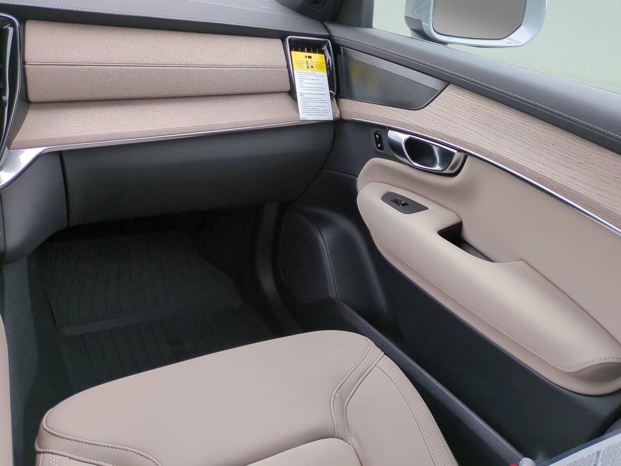 New 2026 Volvo XC90 B6 Plus w/ Protection Package Premier image 15