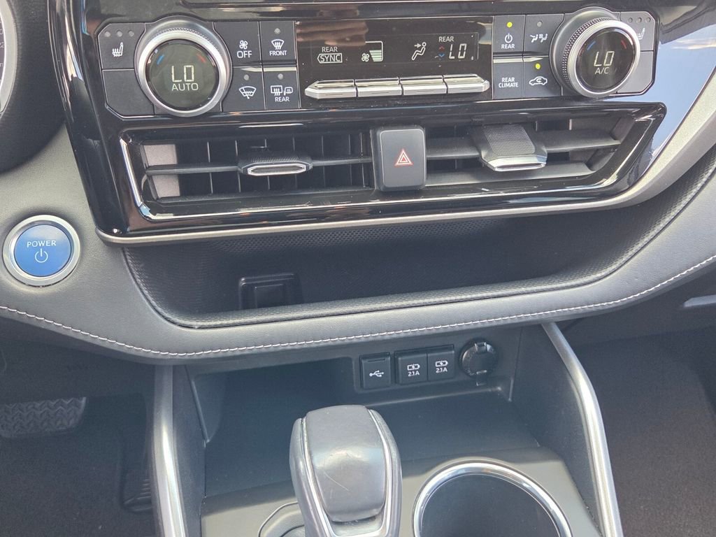 Used 2021 Toyota Highlander XLE FWD image 20