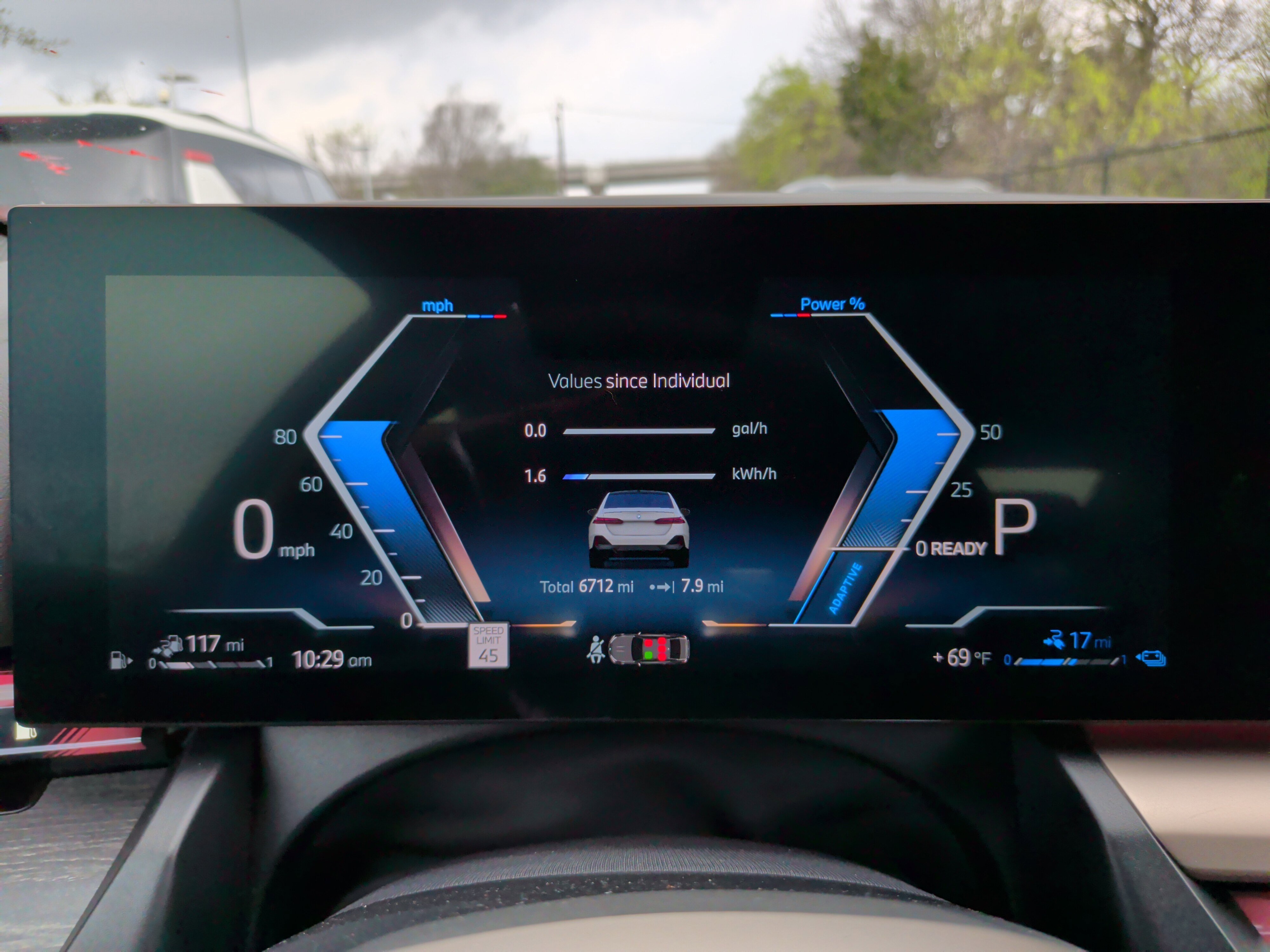 Certified 2025 BMW 550e xDrive w/ Executive Package image 17