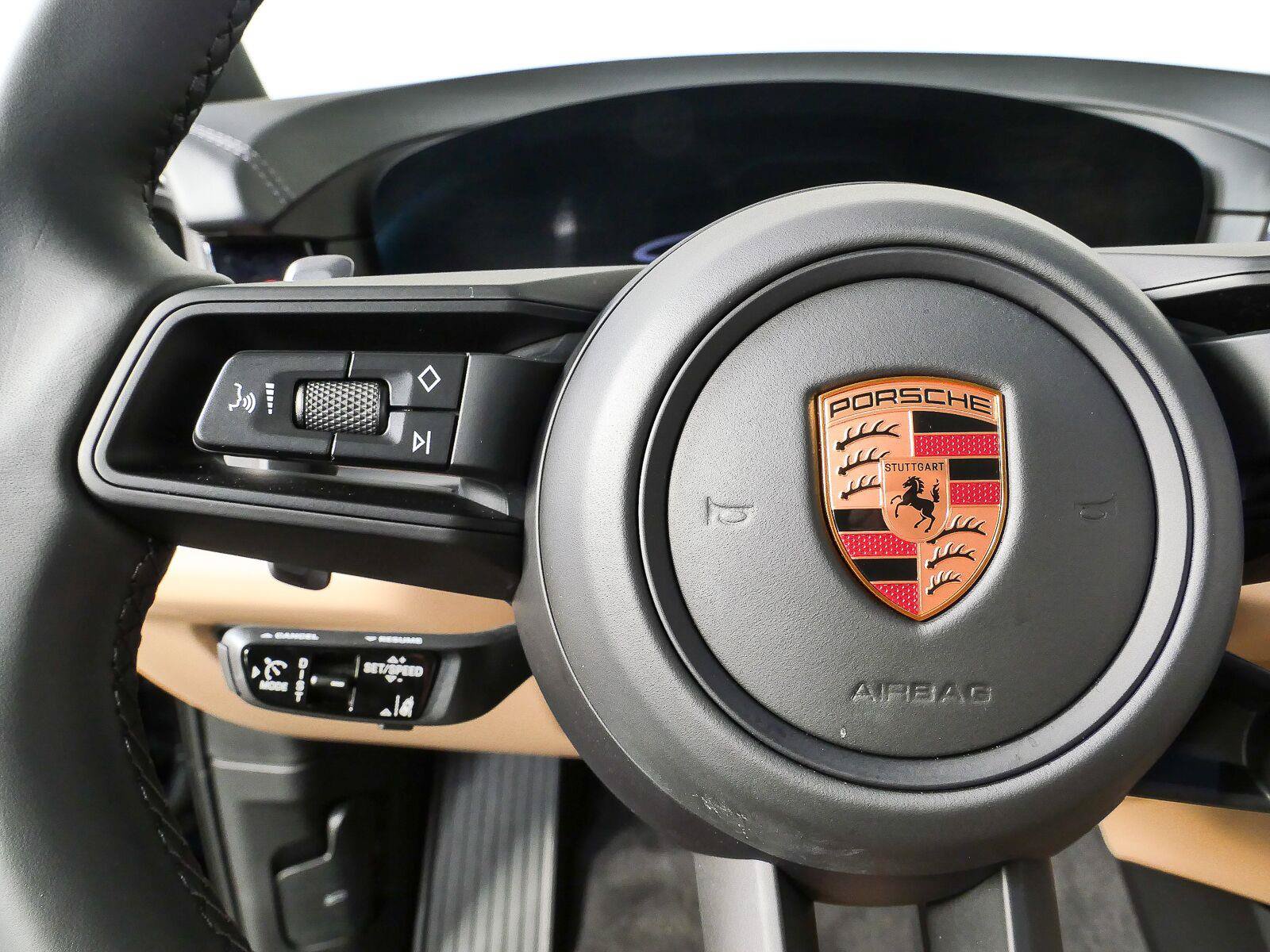 Certified 2026 Porsche Cayenne E-Hybrid AWD/4WD image 11