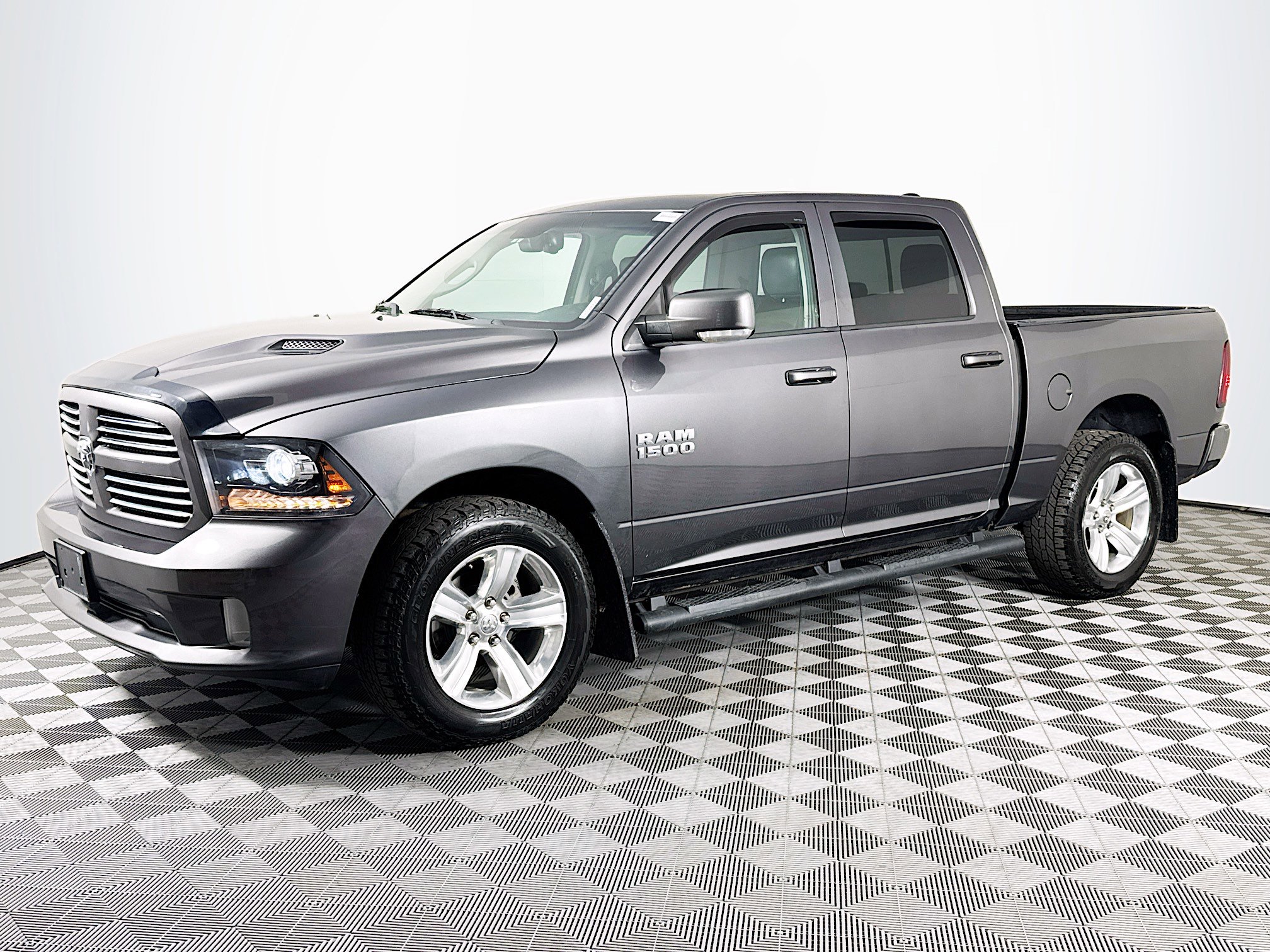 Used 2016 RAM 1500 Sport image 2