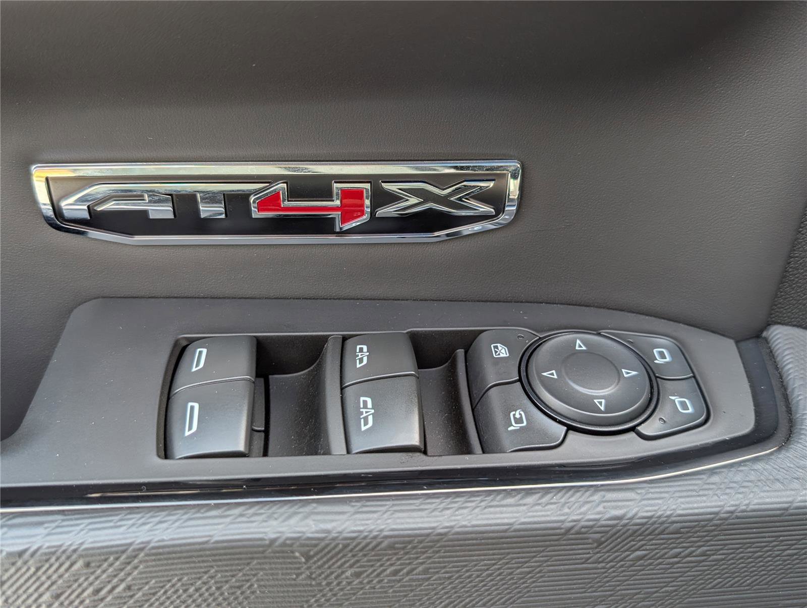 Used 2024 GMC Sierra 1500 AT4X w/ AT4X AEV Edition image 20