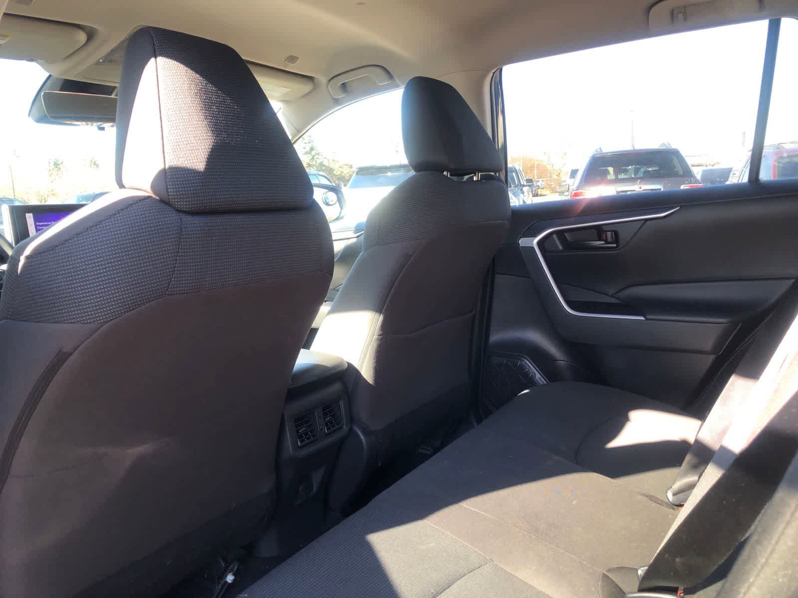 Used 2023 Toyota RAV4 LE AWD/4WD image 5