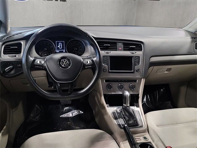 Used 2016 Volkswagen Golf S image 16