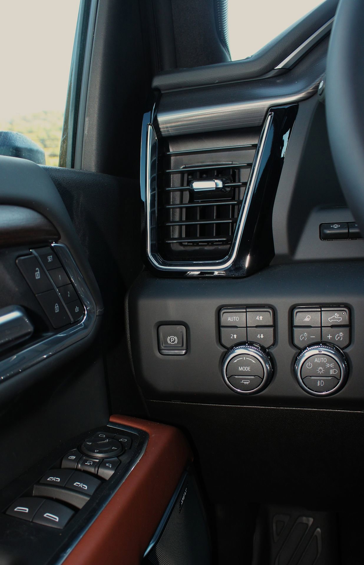 New 2026 GMC Sierra 2500 Denali Ultimate w/ LPO, GMC Protection Package image 17