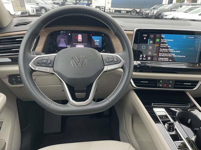 Certified 2026 Volkswagen Atlas SE w/ Black Wheel Package FWD image 15