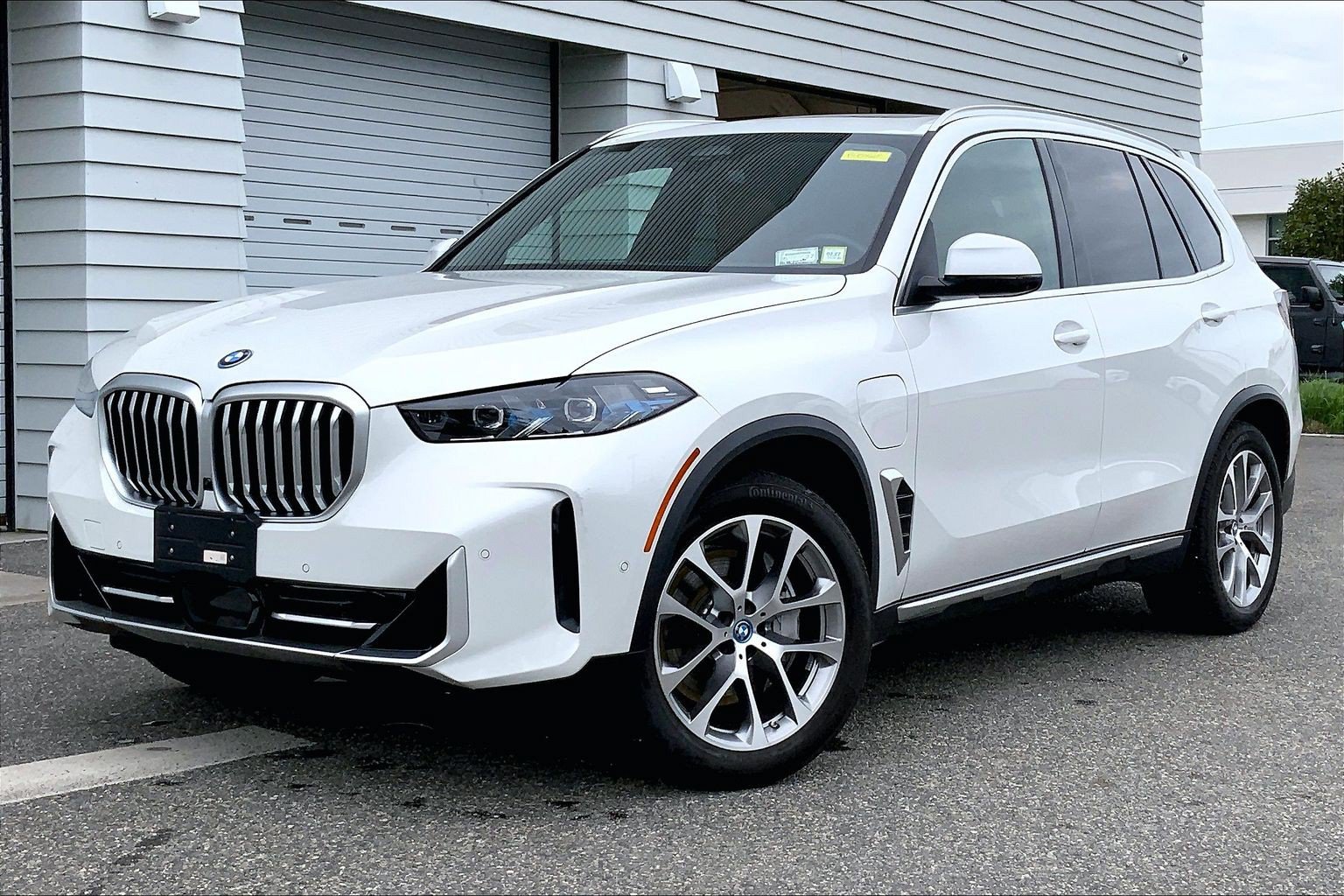 Used 2025 BMW X5 xDrive50e w/ Premium Package
