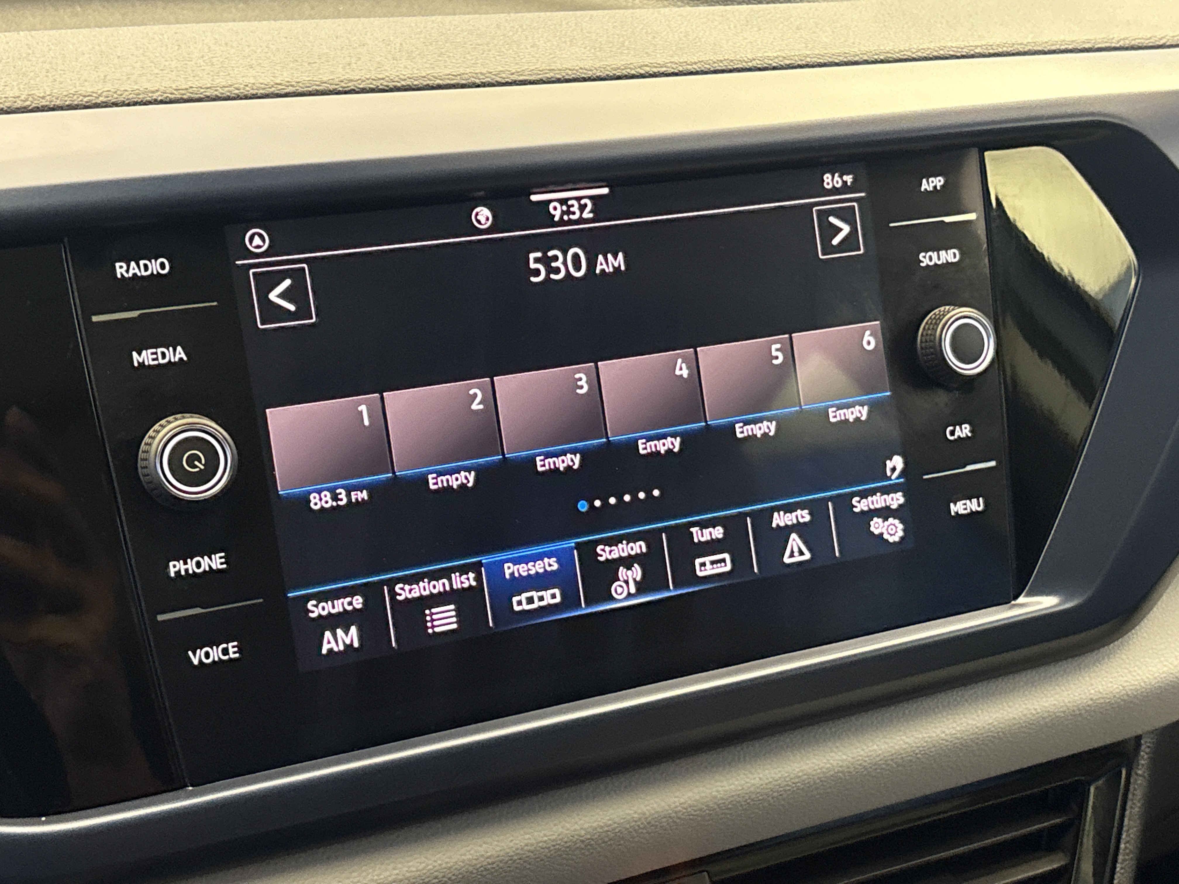 Certified 2023 Volkswagen Taos SE w/ Panoramic Sunroof Package FWD image 19