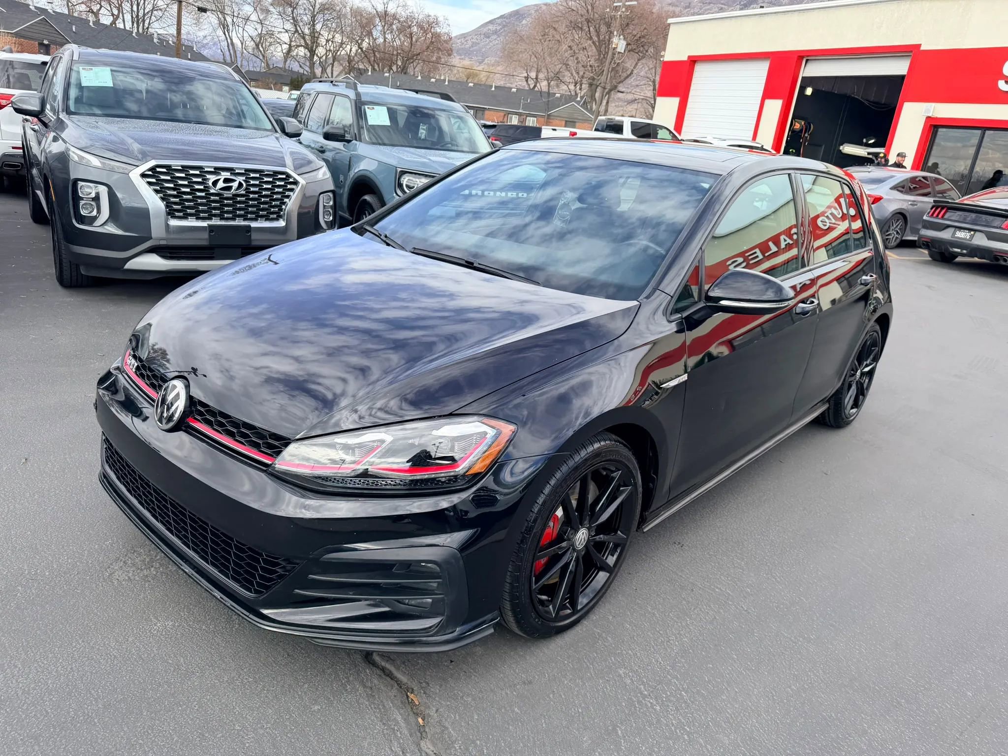 Used 2021 Volkswagen GTI SE FWD image 8