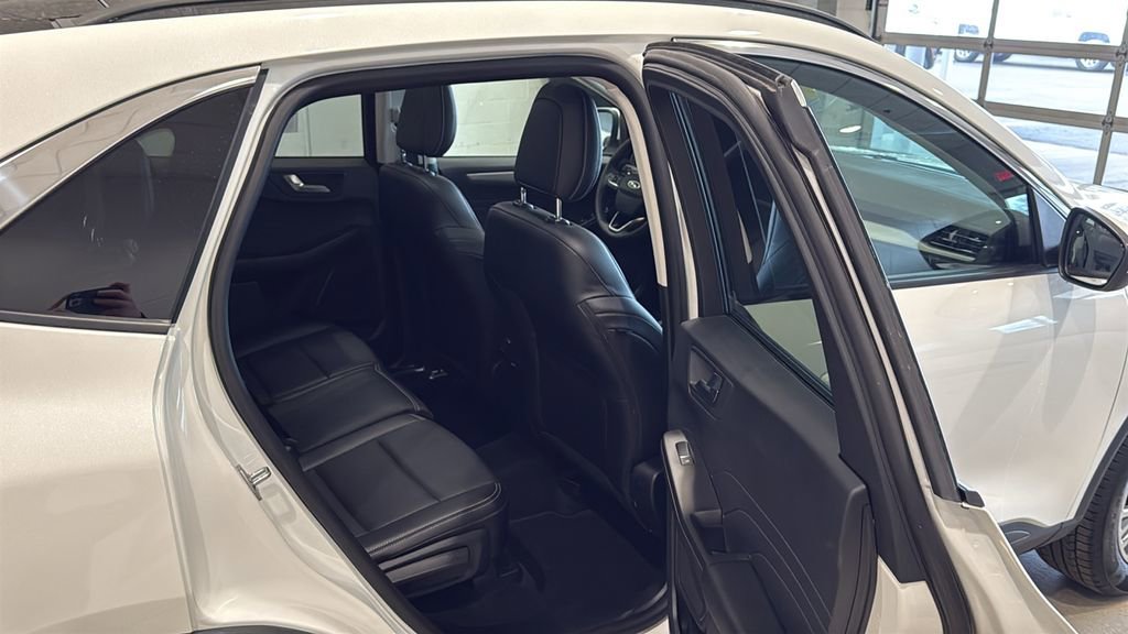 Used 2021 Ford Escape SEL image 15