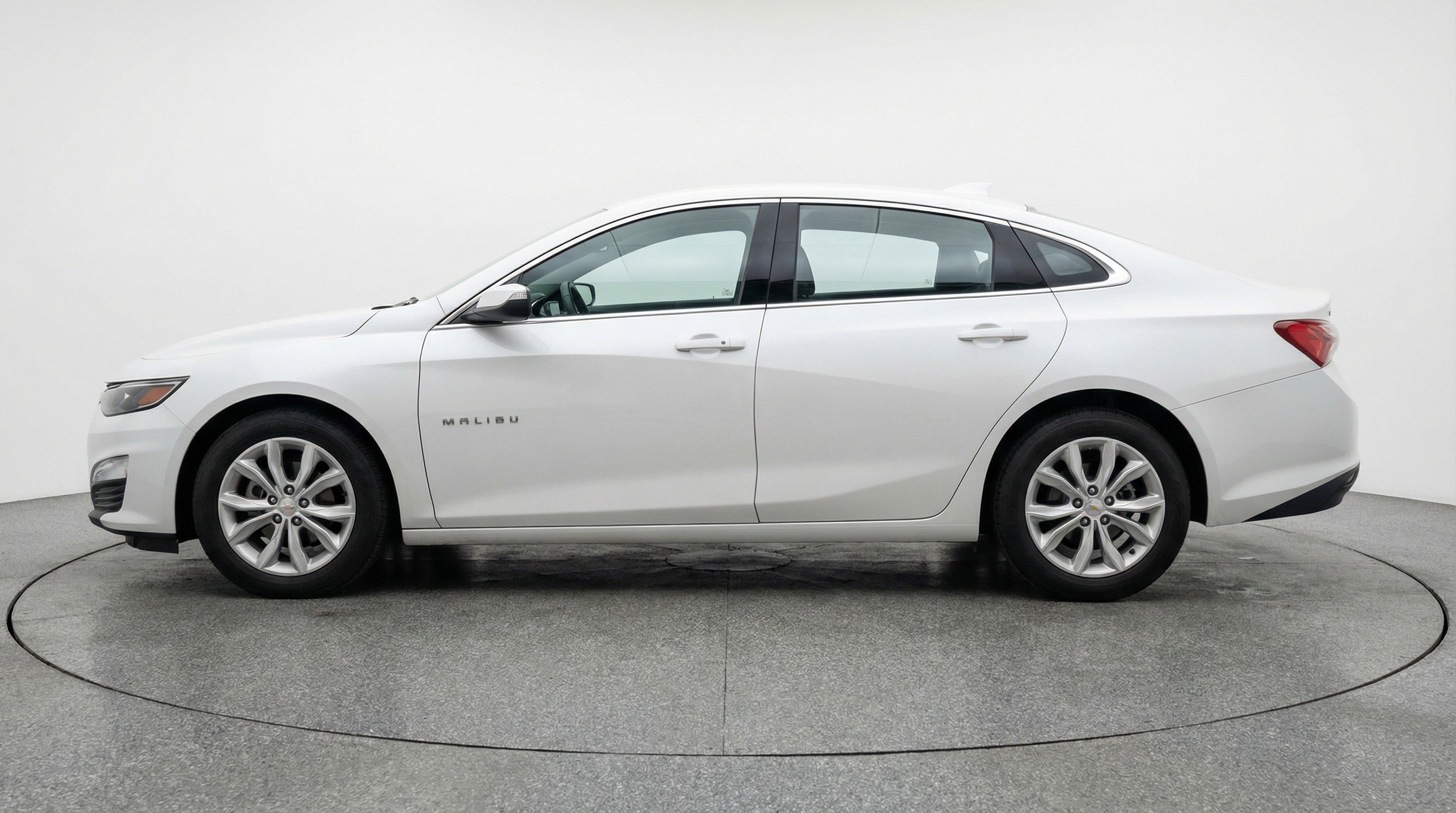 Used 2024 Chevrolet Malibu LT image 5
