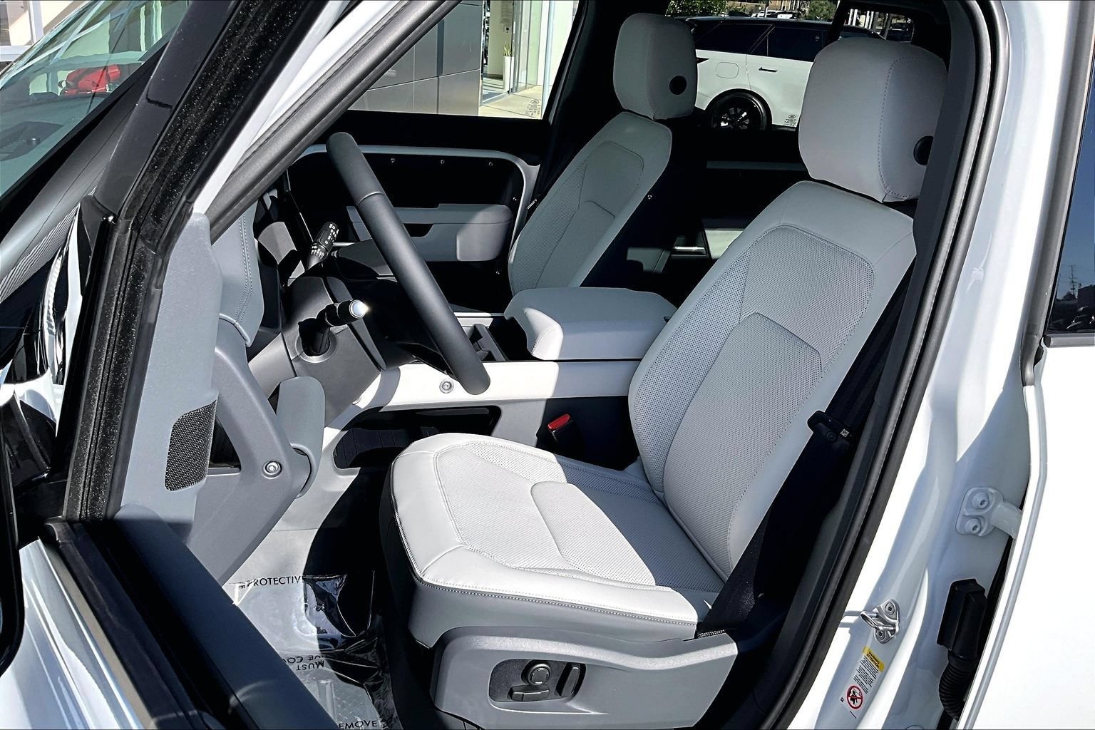 New 2026 Land Rover Defender 110 X-Dynamic SE AWD/4WD image 9