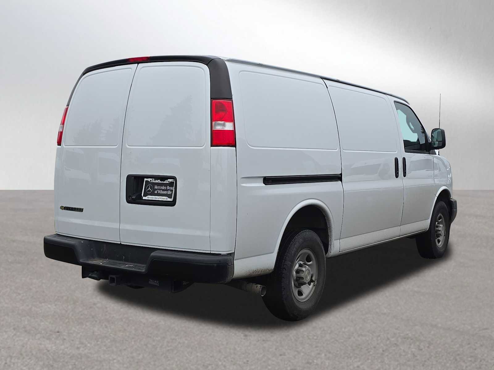 Used 2023 Chevrolet Express 2500 w/ Driver Convenience Package image 3