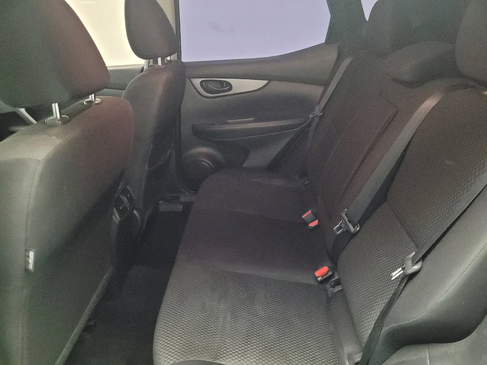 Used 2019 Nissan Rogue Sport S image 18