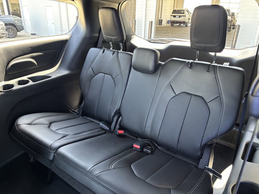 New 2026 Chrysler Voyager LX FWD image 24