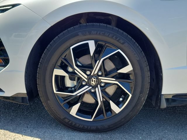 Used 2025 Hyundai Sonata SEL AWD/4WD image 6