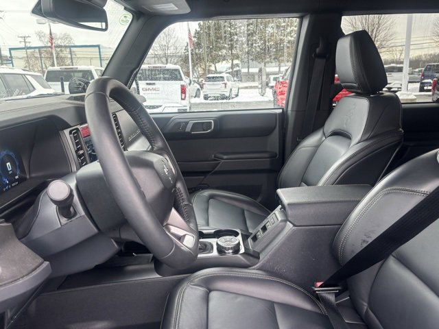 Used 2025 Ford Bronco Badlands image 13