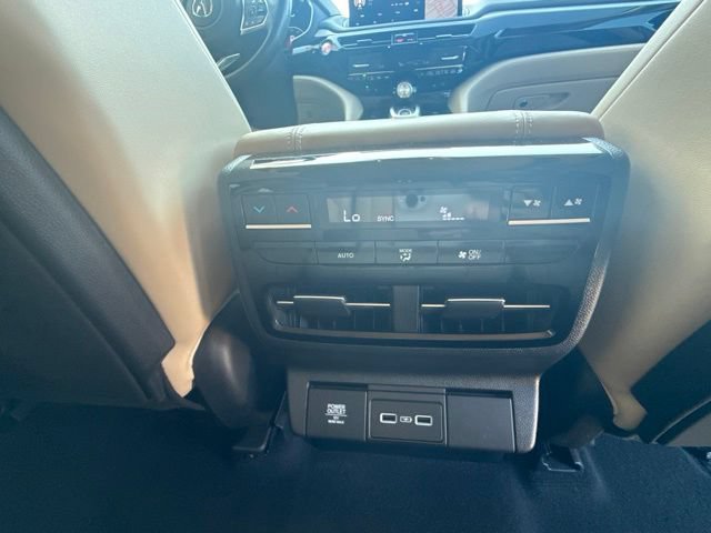 Used 2023 Acura MDX w/ Technology Package AWD/4WD image 19