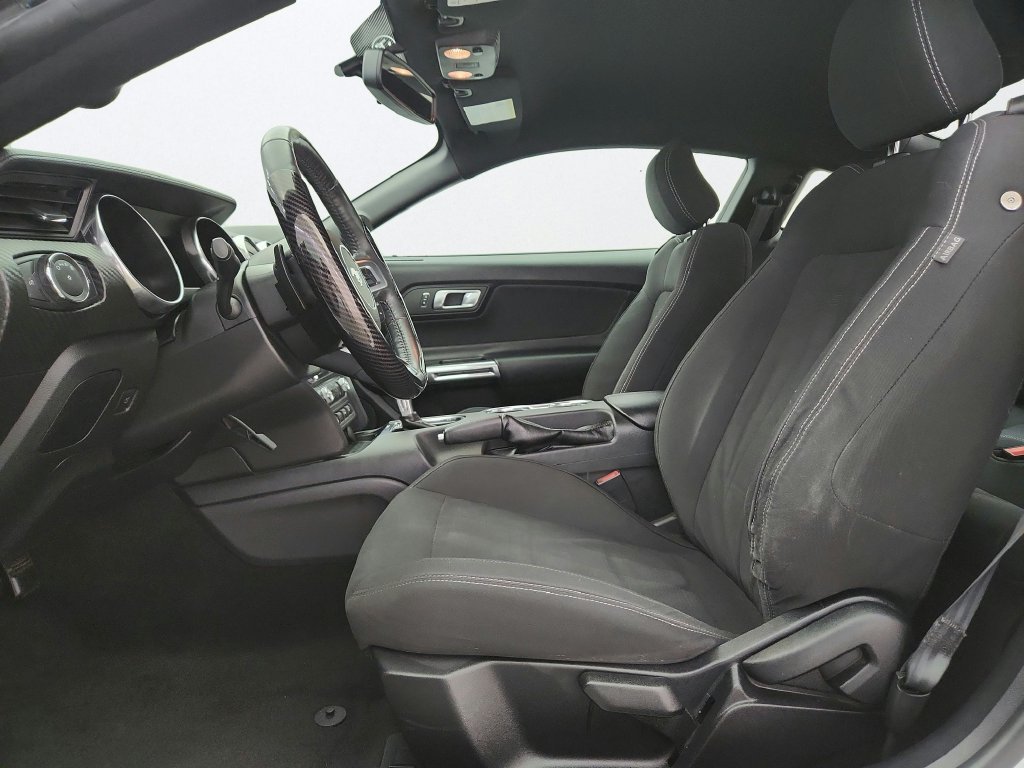 Used 2018 Ford Mustang Coupe RWD image 10