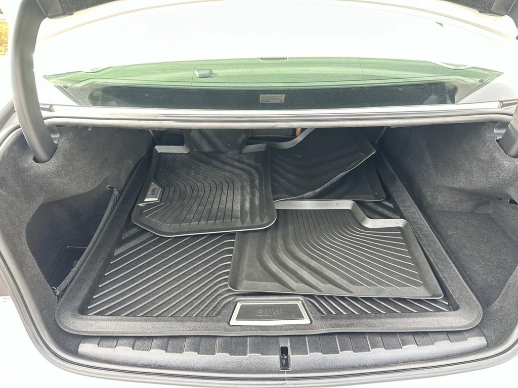 Used 2023 BMW 330e xDrive w/ M Sport Package image 33