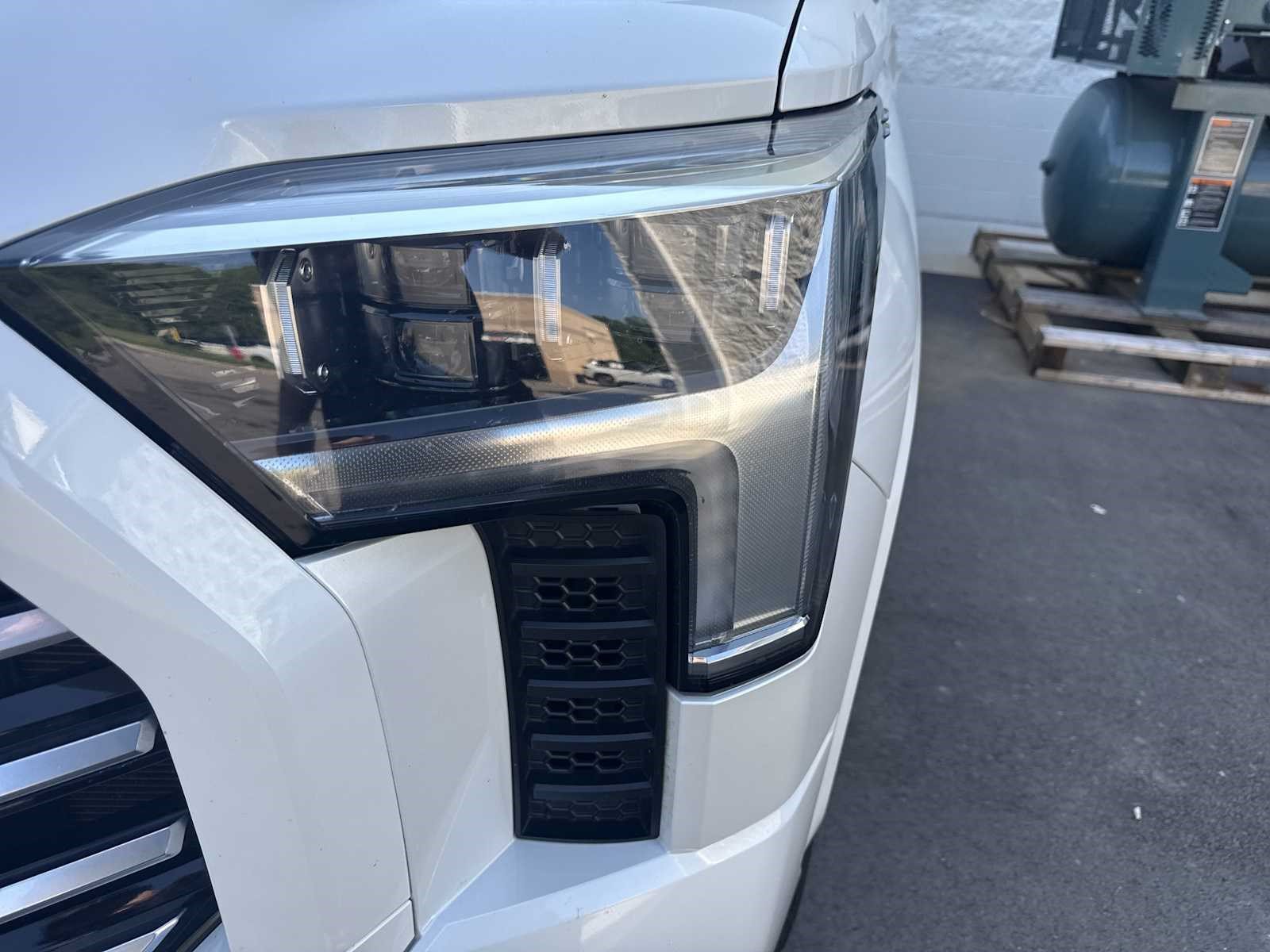 Used 2024 Toyota Tundra Capstone AWD/4WD image 46