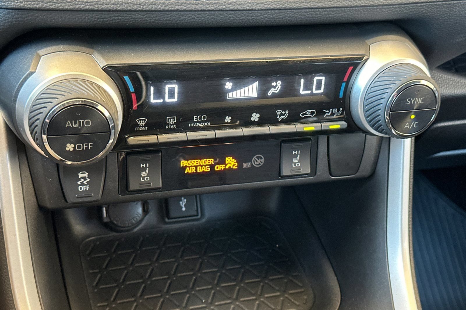 Used 2021 Toyota RAV4 XSE w/ XSE Grade Weather Package AWD/4WD image 21