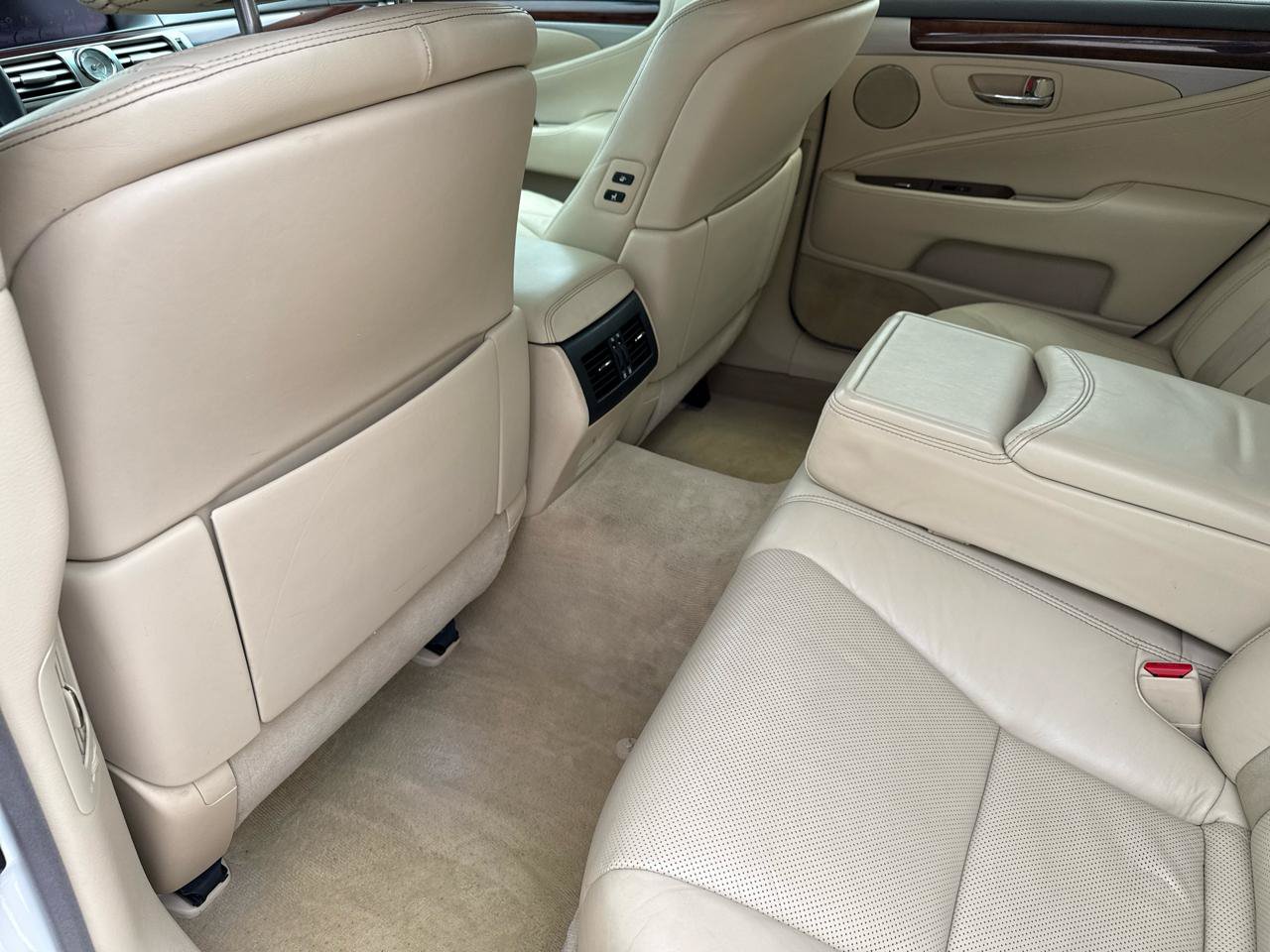 Used 2013 Lexus LS 460 w/ Comfort Pkg RWD image 45