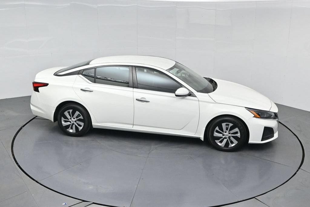 Used 2023 Nissan Altima 2.5 S FWD image 43