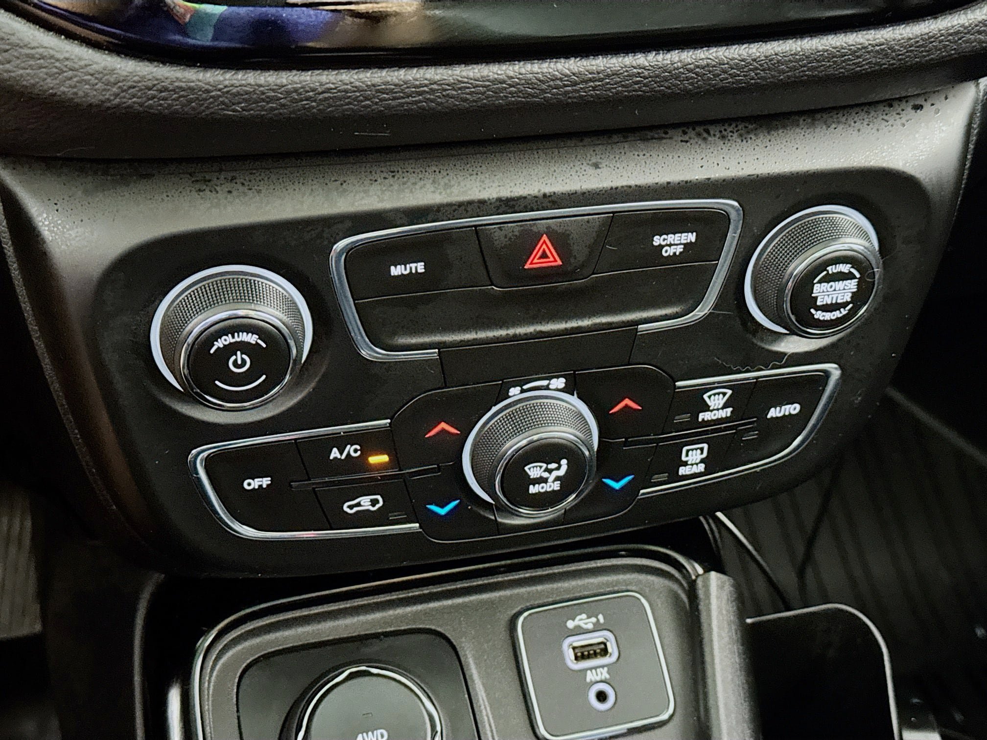 Used 2021 Jeep Compass Latitude w/ Sun and Sound Group AWD/4WD image 17