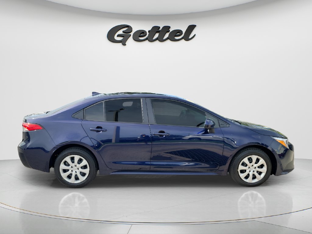 Used 2025 Toyota Corolla LE FWD image 4