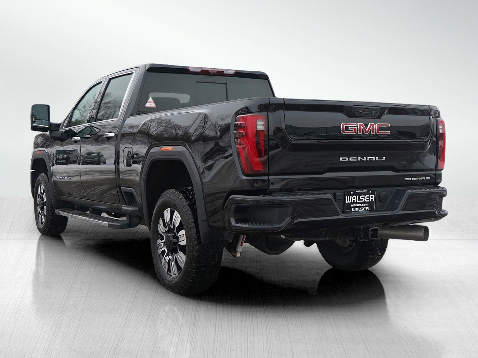 Used 2025 GMC Sierra 3500 Denali w/ Denali Reserve Package image 3