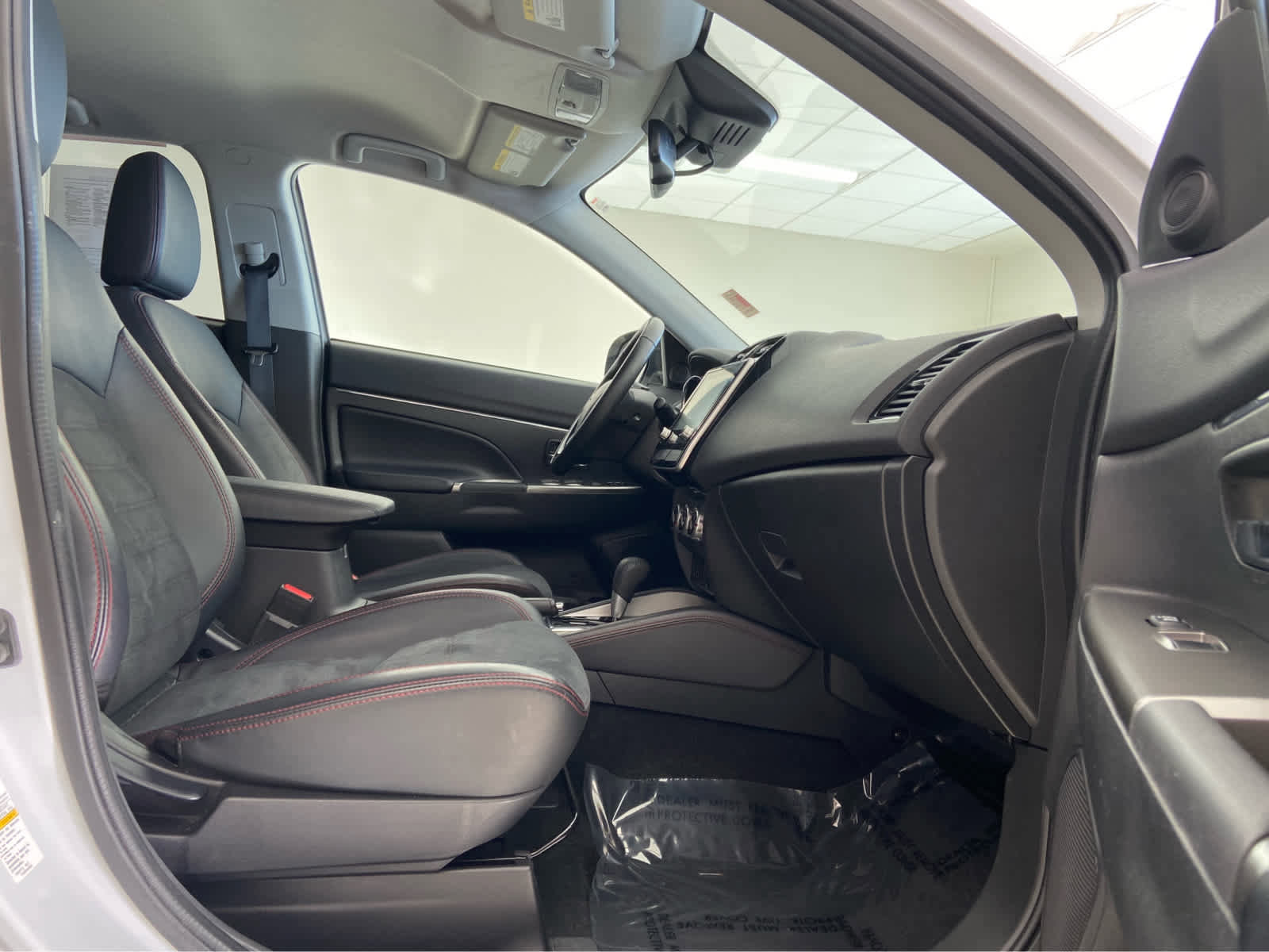 Used 2024 Mitsubishi Outlander Sport SE image 14