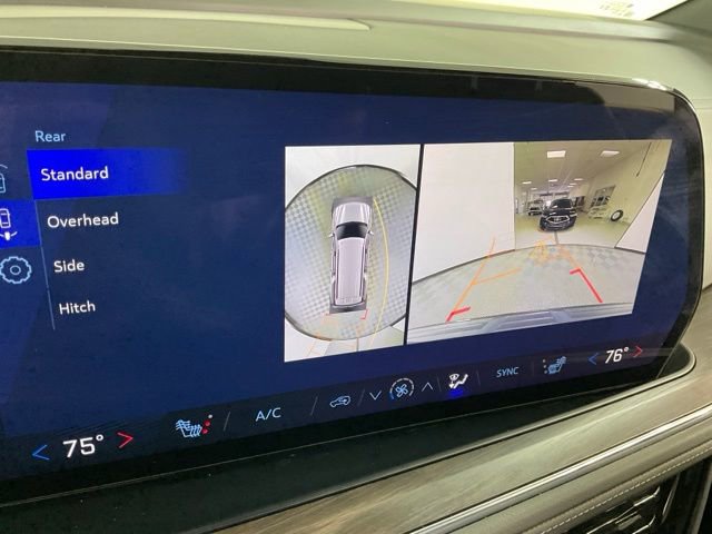 Used 2025 Chevrolet Suburban LT image 12