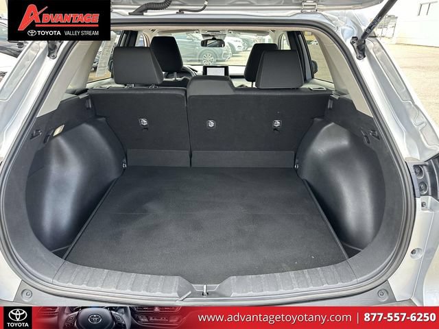 Used 2023 Toyota Corolla Cross LE AWD/4WD image 15