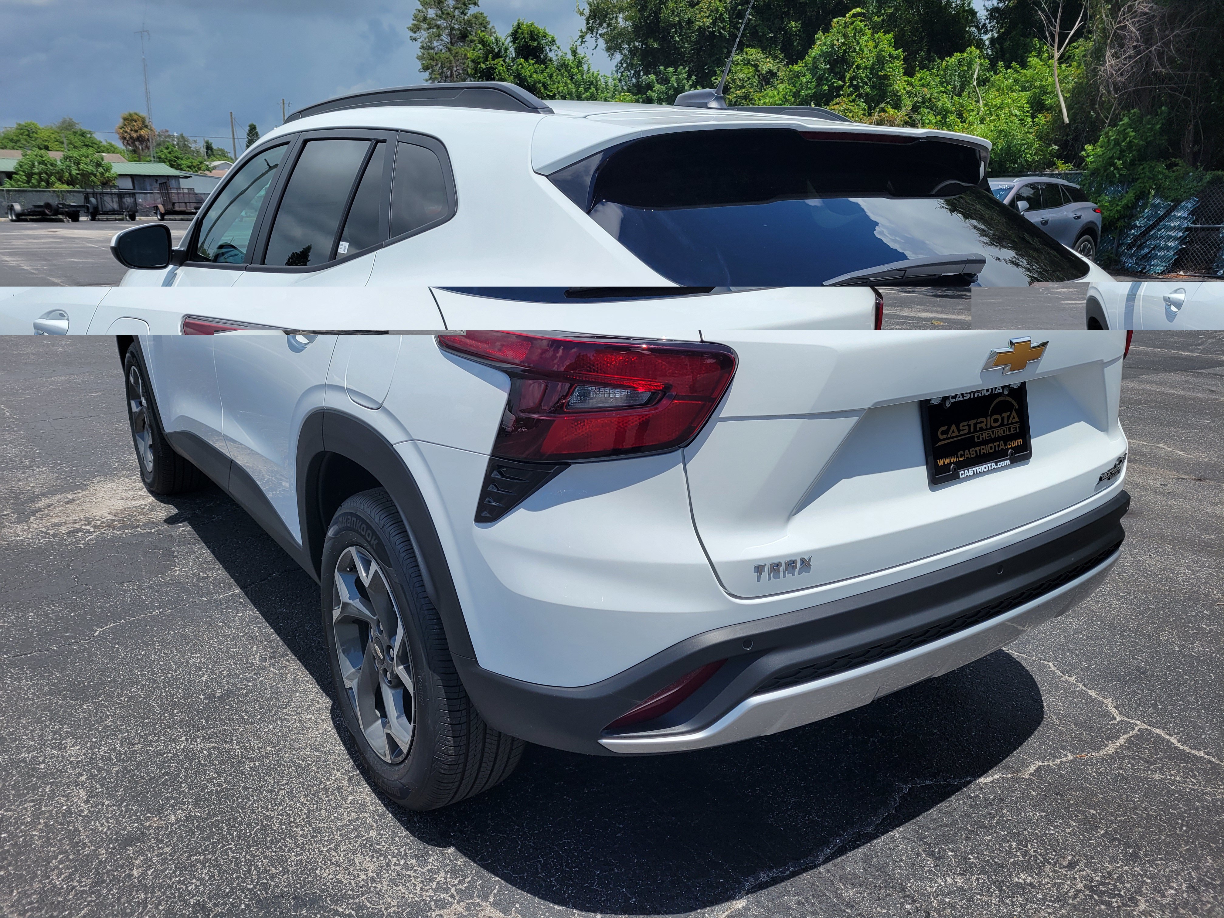 New 2026 Chevrolet Trax LT w/ Driver Confidence Package FWD image 8