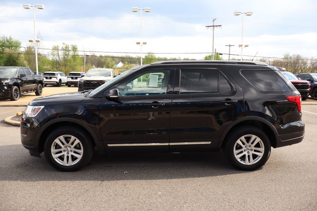 Used 2019 Ford Explorer XLT w/ Equipment Group 202A AWD/4WD image 26