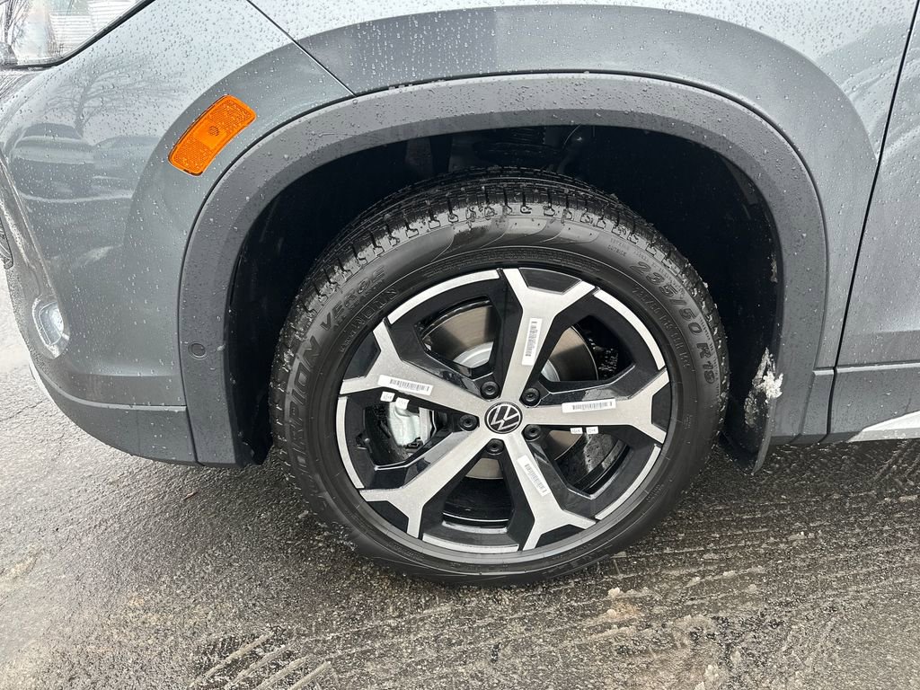 New 2026 Volkswagen Tiguan SE image 2