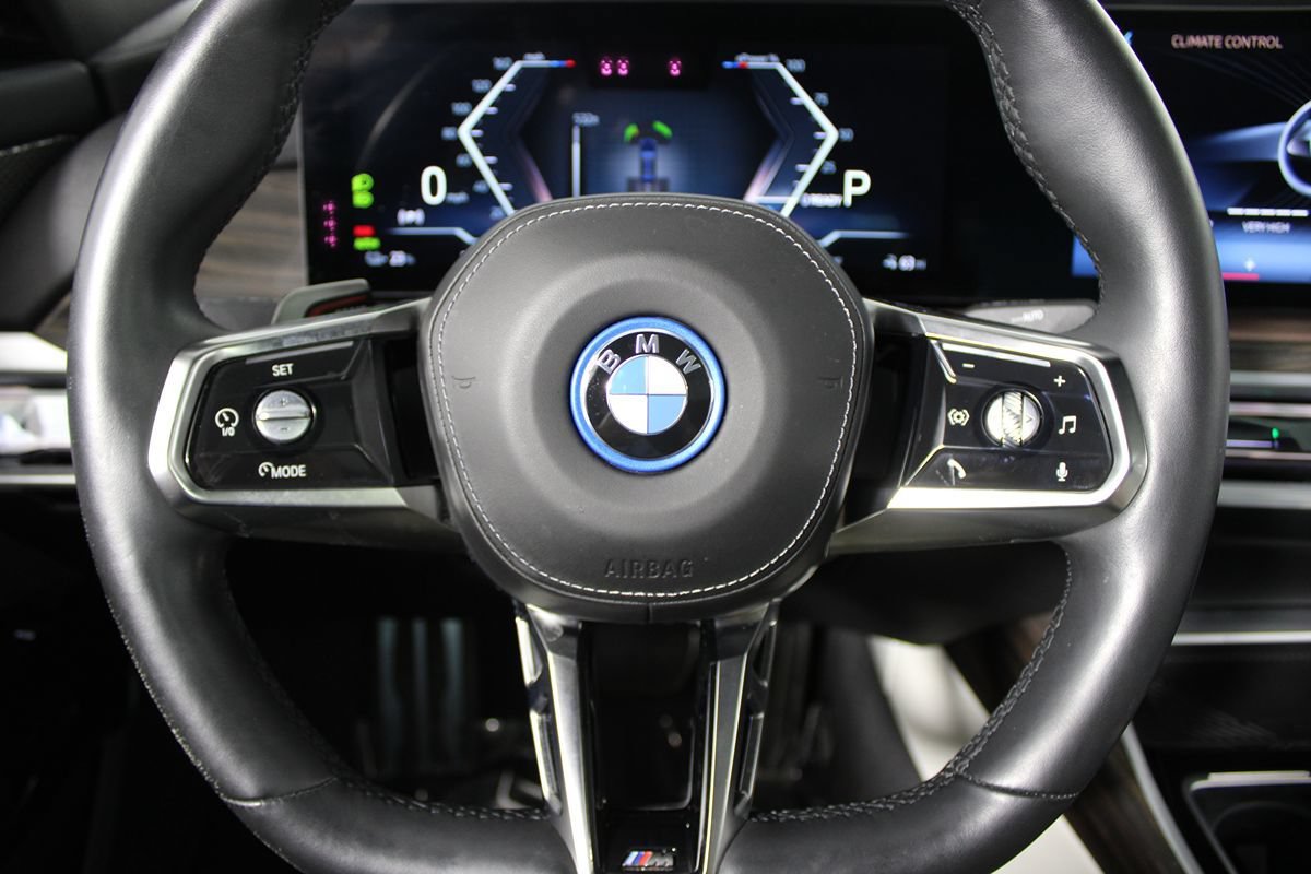 Used 2023 BMW i7 xDrive60 AWD/4WD image 23